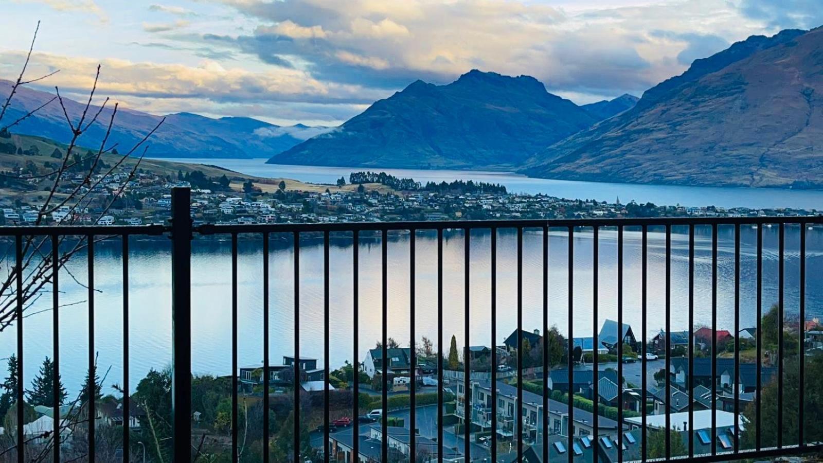 Ming'S Lakeside Goldleaf Suites Queenstown Eksteriør billede